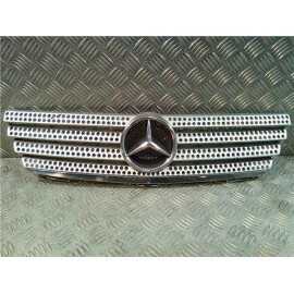 Front Upper Grid Mercedes-Benz Clase C (BM 203) Sportcoupe (10.2000+) 2.2 C 200 CDI (LA) (203.707) [2